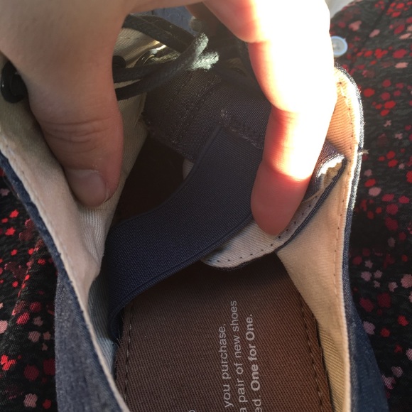 NEW toms blue chambray men's brogues - Picture 6 of 8